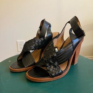 Frye black leather woven heals
